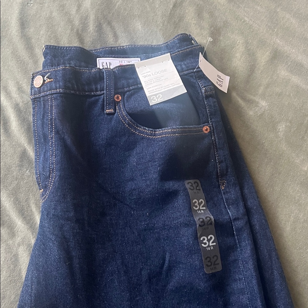 GAP Dark 90’s Loose, Low Rise Jeans Women size 32
